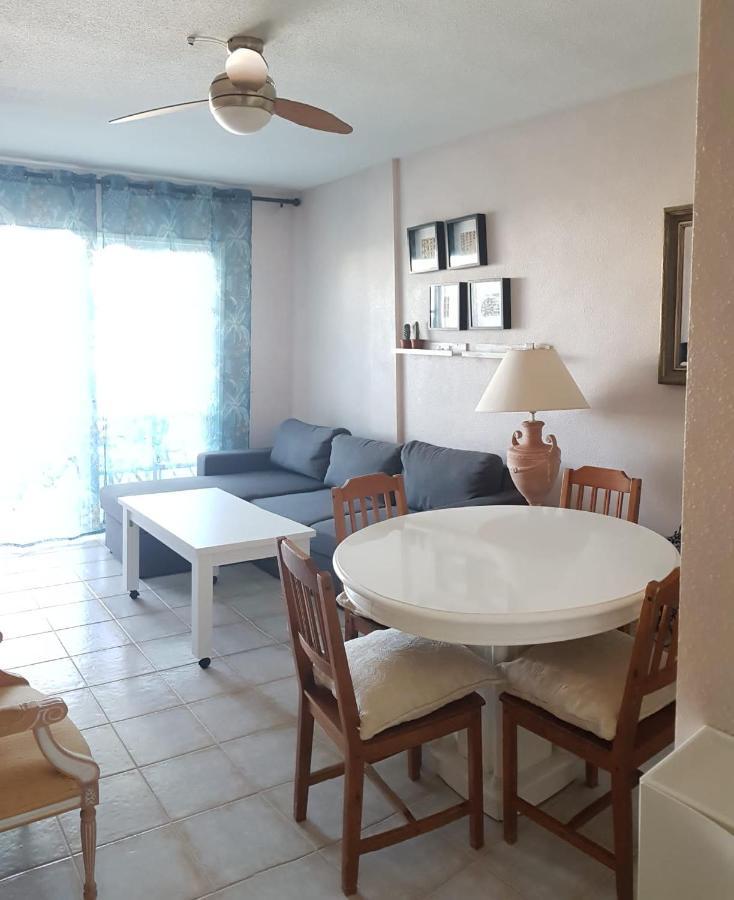 Private Apartment With Roof Terrace อาโรนา ภายนอก รูปภาพ