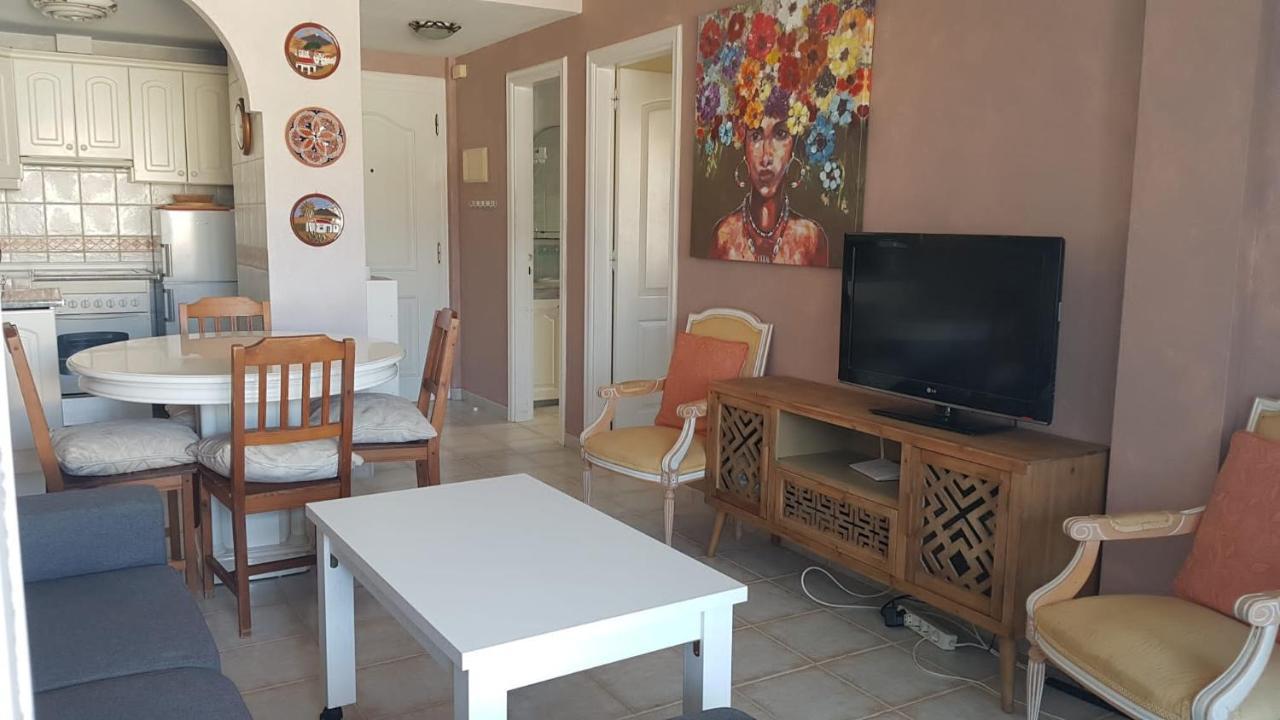 Private Apartment With Roof Terrace อาโรนา ภายนอก รูปภาพ