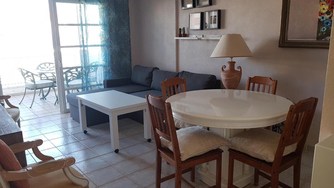 Private Apartment With Roof Terrace อาโรนา ภายนอก รูปภาพ