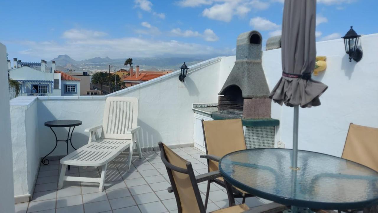Private Apartment With Roof Terrace อาโรนา ภายนอก รูปภาพ